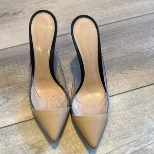Gianvito Rossi Beige Pointed-Toe Clear Panel Mule